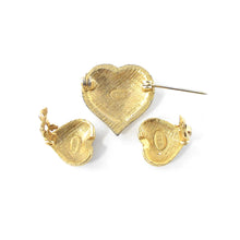 Load image into Gallery viewer, Vintage 1950s Weiss signature on gold-tone texured puffy heart brooch with matching earrings
